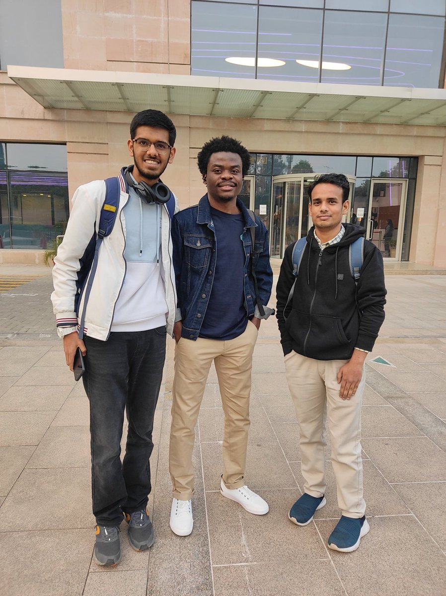 SmkWinner's tweet photo. How can I forget #flutter folks
#DashDayOut
#google
@biswa_20p @itsOmSarraf_  @antdev99 https://t.co/CHMM2tuyVg
