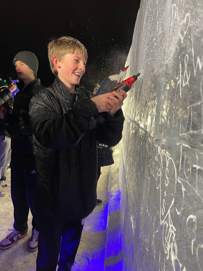 Keliix2009B's tweet photo. Carving ice at the MN #IceMaze with the #Keliix 14Bs (leaving the "Keliix" mark as well) https://t.co/DUgpg5dwJ0