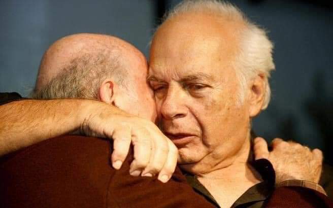 finklin5's tweet image. Ως γόνος μεγάλης οικογένειας 
που ήμουν, οι βασανιστές θέλησαν να αλαφρύνουν το δικό μου βασανιστήριο στο Μακρονήσι. “Ζήτα μια χάρη και θα σου την κάνουμε” μου είπαν! Το μόνο που ζήτησα ήταν να με αφήσουν να πάω να μείνω στο βουνό χωρίς φαΐ και χωρίς νερό ενδεχομένως, αρκεί να