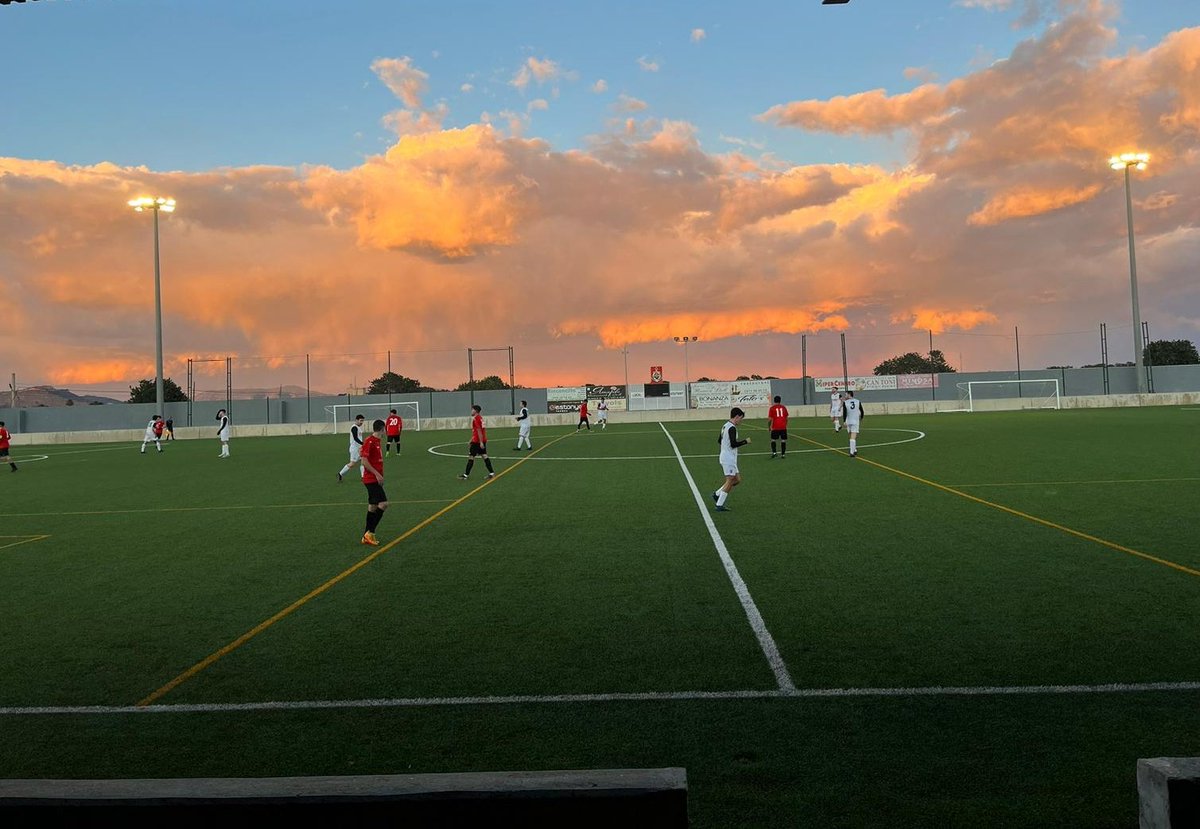 CEConstancia's tweet photo. Descans a Porto Cristo

1a Regional
@portocristocf 0
@CEConstancia B 2

⚽⚽ Sergio Sanz

#CentAnysEnBlanciNegre https://t.co/WnSS1vj5wj