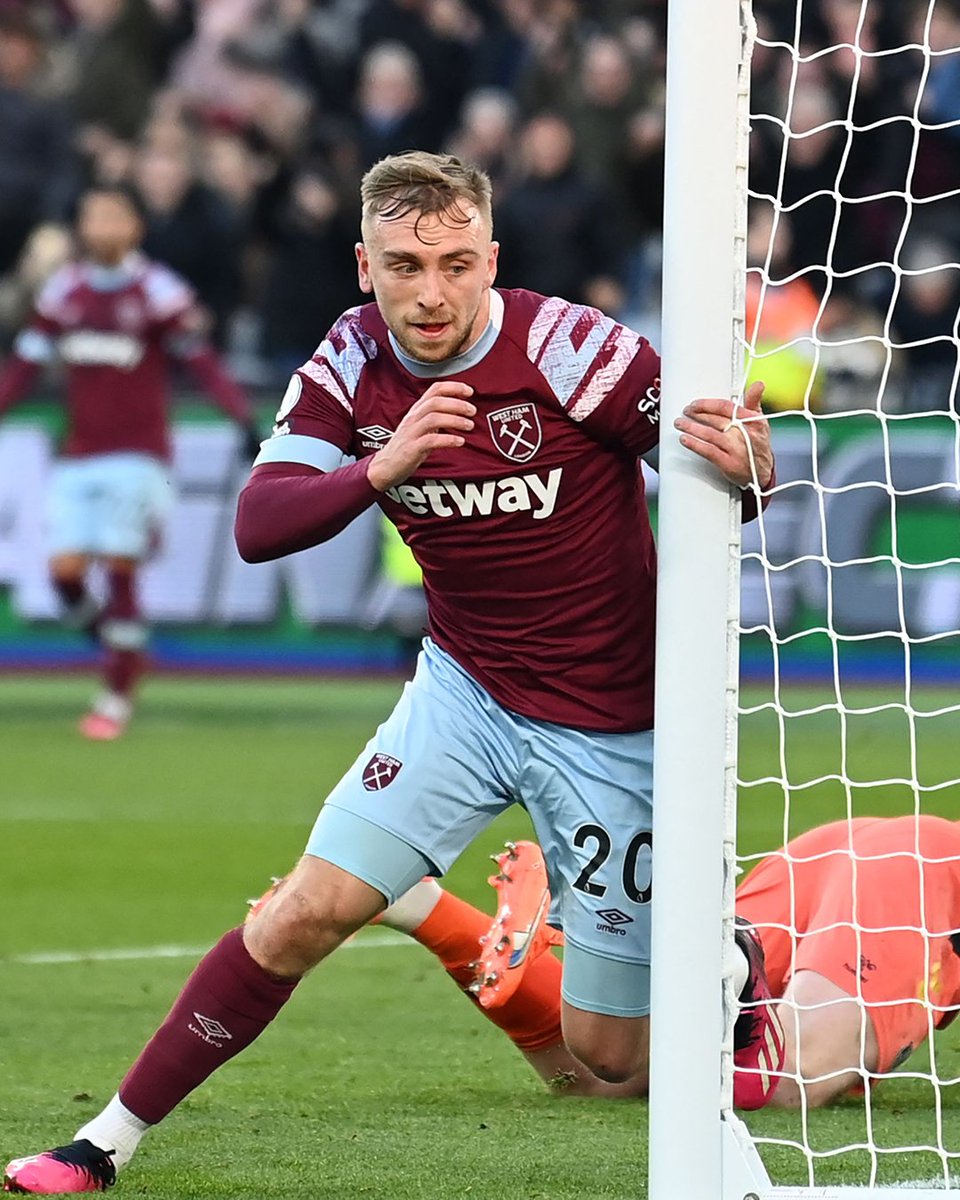 premierleague's tweet photo. FULL-TIME West Ham 2-0 Everton

A brace from Jarrod Bowen lifts West Ham out of the relegation zone

#WHUEVE https://t.co/x8xHwVKSFc