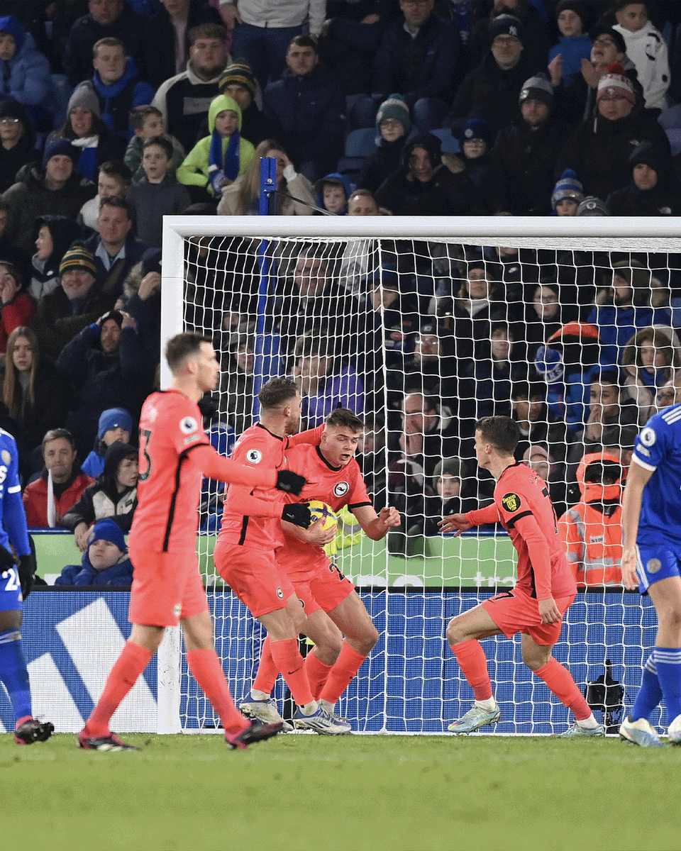premierleague's tweet photo. FULL-TIME Leicester 2-2 Brighton

A late Evan Ferguson header earns a point for Brighton at the King Power Stadium

#LEIBHA https://t.co/nHjYLrnb5J