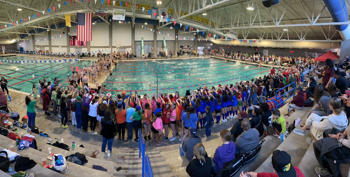 lcswimdive's tweet photo. #APSBoysMetro #swimmeet the costumes, the gauntlet⦠#gonnahaveagoodtime #supportyourfellowbear #bearsinthewater #WALC https://t.co/c6BecMWphw