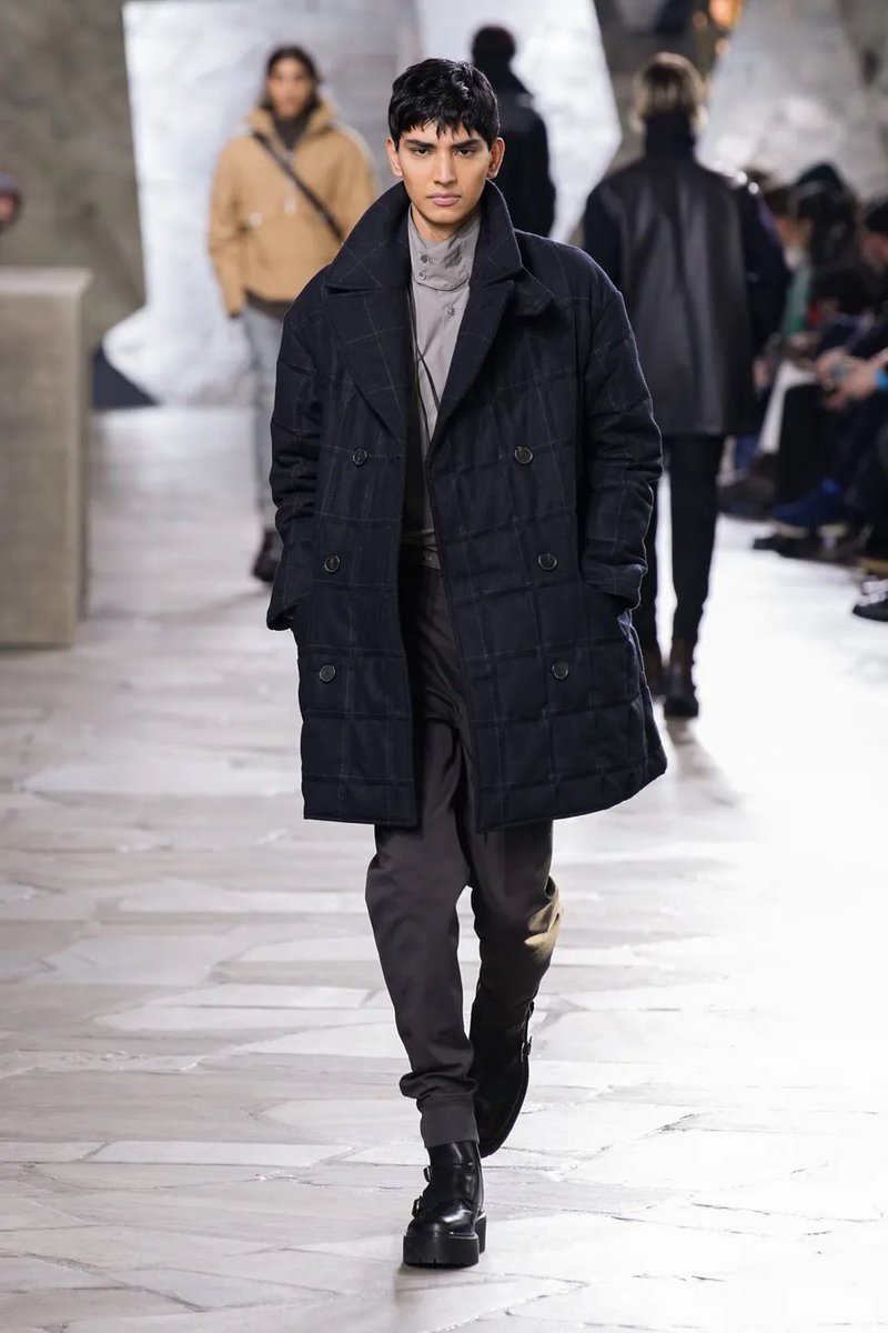 AndreCowan's tweet photo. RIDAN @Ridan90210 for @Hermes_Paris FW 23 Show #ridan #model #malemodel #Menswear #Mensfashion https://t.co/4yJK0ERJbU