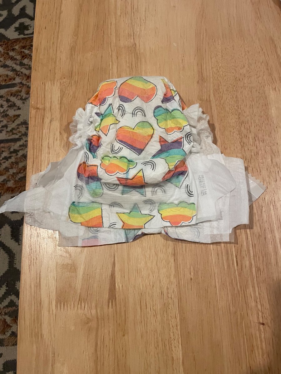 Diaper6662's tweet photo. Found an rainbow hearts diaper. The first one and like this pee diaper. 

Check the picks. https://t.co/6lXFKXM2Ah