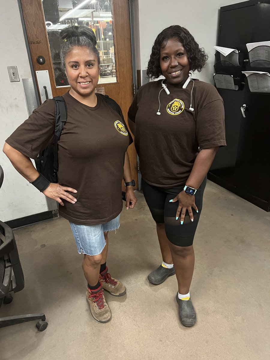 teamster988's tweet photo. On Monday, Local 988 UPS Members stood together to call attention to the Company’s refusal to recognize the MLK Day holiday.
Thanks to all who participated, and we will stand strong together in 2023 for the best possible contract!
#988Strong #TeamsterStrong #MLKDay2023 #UPS https://t.co/zXTddQLPKS