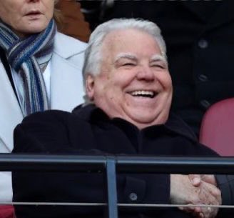 2-0 down and ur seen doing this.. #efc #everton #kenwright #lampardout #lampard #WHUEVE #coyb #etid #bramleymoore