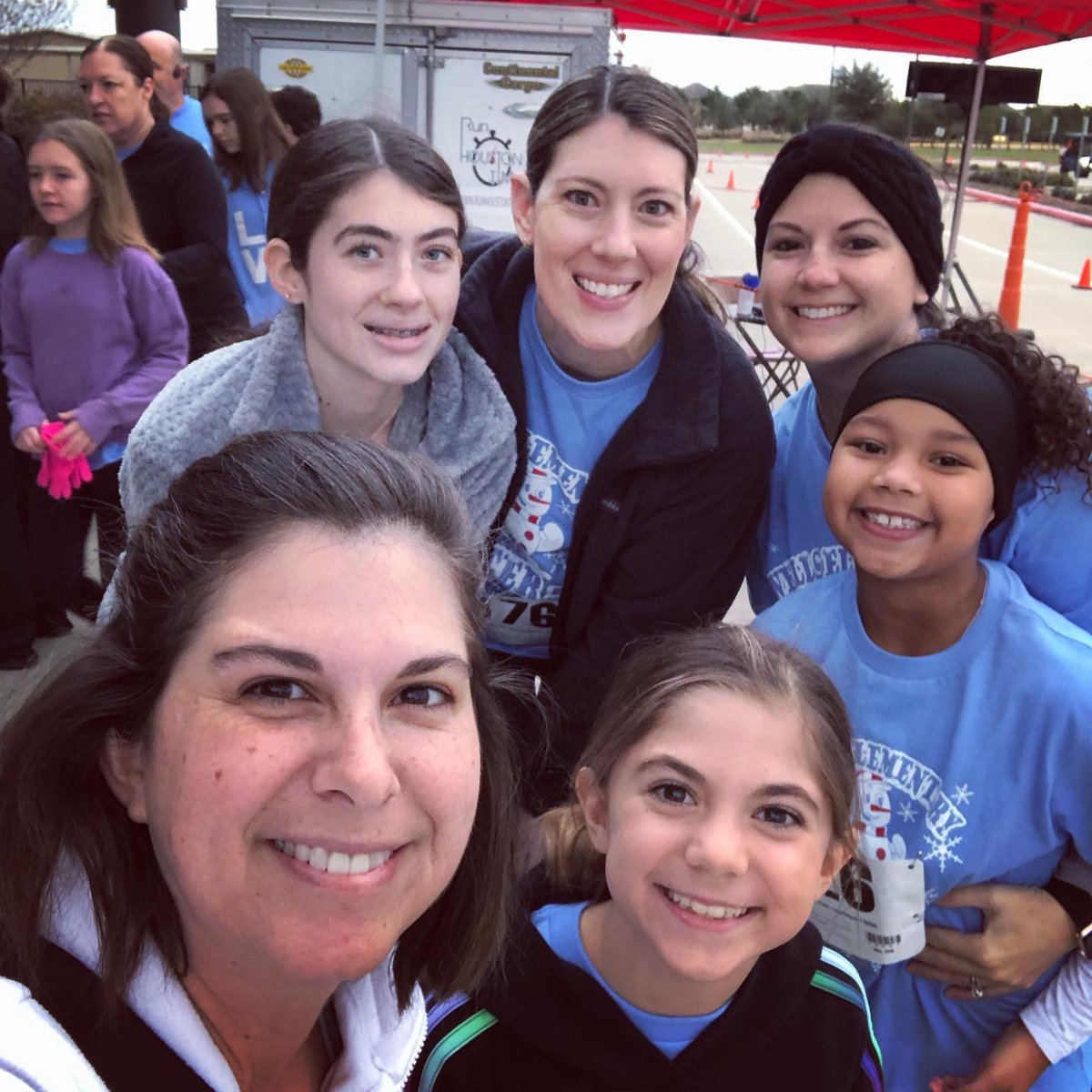 mrs_lalonde3's tweet image. Wells Winter 5k this morning with Holly! Thanks @ReamesCoach for a fun event! Loved seeing so many students out there! 💙 #ExploreWells #WellsWinter5k @CFISDWells