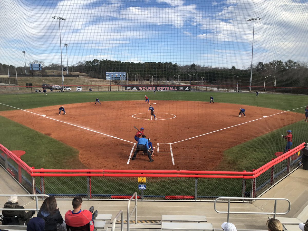 Beautiful day for 🔴 vs. 🔵 as we get ready to 🚀 the 2023 season

#WeRunTogether