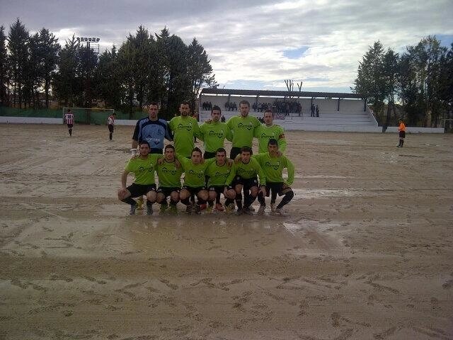DeporteCLM's tweet photo. ¡Que equipo el de @CDAELosLlanos1!

Barro, ganas, calidad y muchos🥚 https://t.co/MF3GBtYqA2