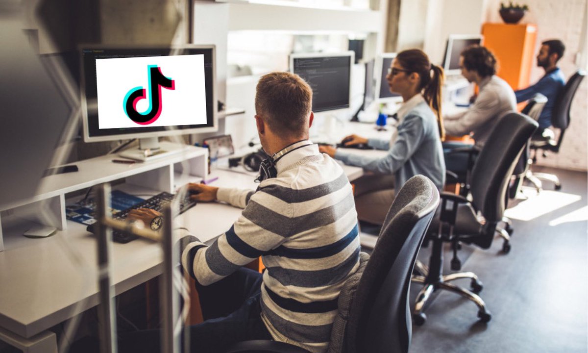 SaycheeseDGTL's tweet photo. 😳 TikTok confirms that its own employees can decide what goes viral. “They have access to a back-end tool that can instantly make a post go viral, which TikTok has never publicly acknowledged, is known as “heating.” https://t.co/JtQBCa5B1w