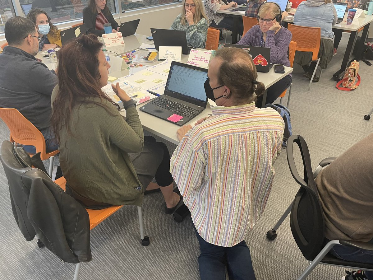 What a morning! Learning alongside our #LPtech teacher leaders and our Austin ISD trustees and @Matias_AISD stopped by ❤️#AISDproud @WeAreAISD