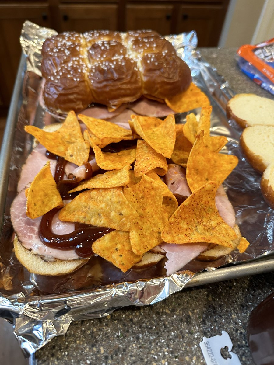 Sometimes the family wants a delicious Ham Solo.  Thanks to these <a href="/KingsHawaiian/">KING'S HAWAIIAN</a> pretzel buns we gonna relive the good old tasty days!!