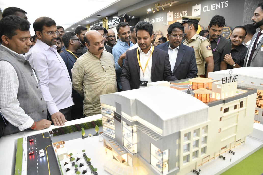 ಇಂದು ಬಿ.ಹೈವ್ ( B- Hive)  ಹೆಚ್.ಎಸ್.ಆರ್  ಕ್ಯಾಂಪಸ್ ನಲ್ಲಿ ವಿಶ್ವದ ಅತಿ ದೊಡ್ಡ ಕೋ- ವರ್ಕಿಂಗ್ ಸ್ಪೇಸ್ ಅನ್ನು ಉದ್ಘಾಟಿಸಿ, ಮಾತನಾಡಿದೆನು.