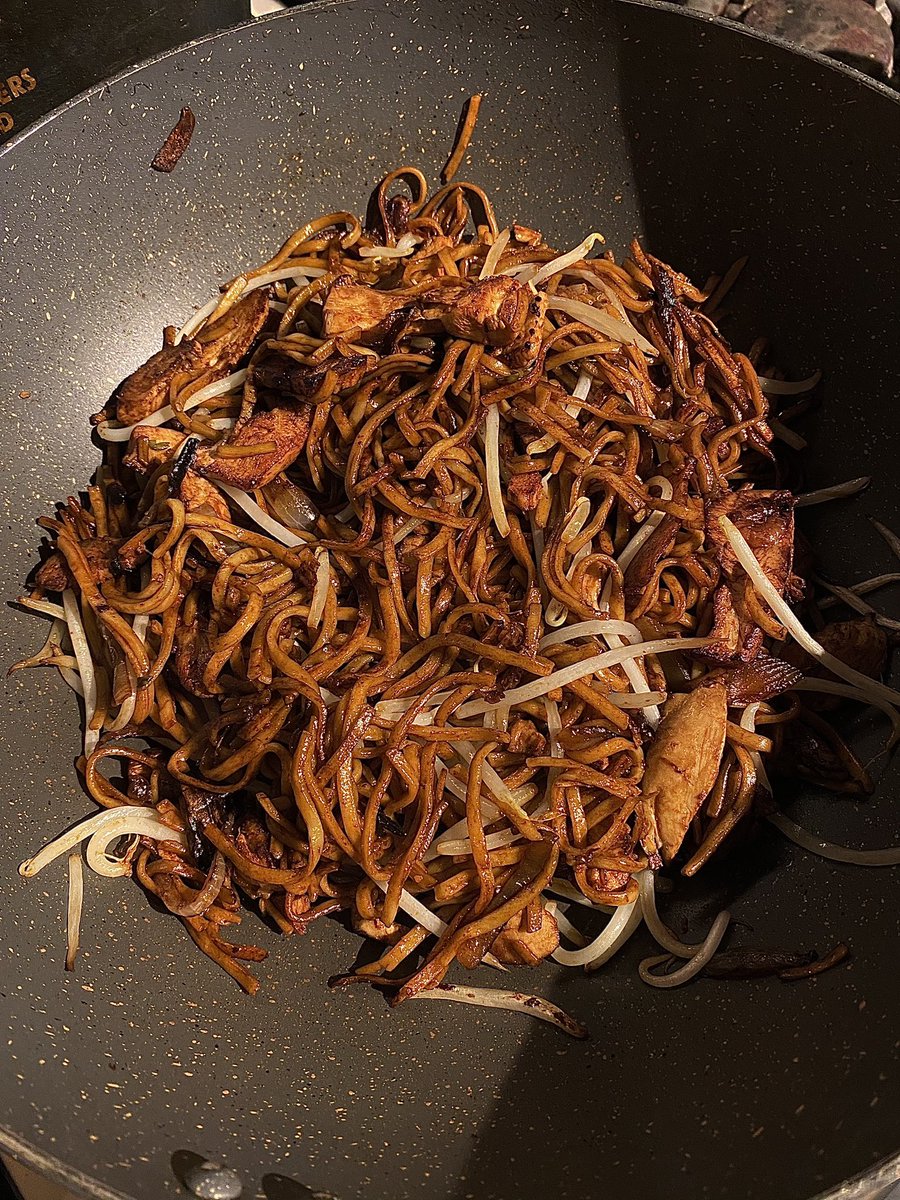 lewi0308's tweet photo. @ZiangsW Every dish Iβve cooked is bang on the money.. Egg Fried Rice, Beef & Mushroom and Chicken Chow Mein and Chicken Curry all prepped ready after Iβve had a few beers .. Ziangs Food WorkShop - Chin and Choo's Chinese Takeaway Cooking Bible is the Β£20 youβll spend. https://t.co/KtIVMOmt6A