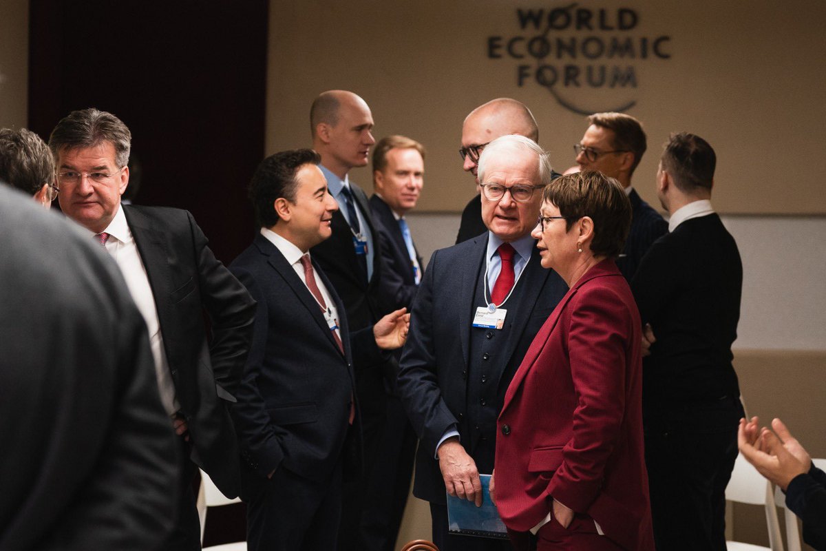 alibabacan's tweet photo. Davos Zirvesi’nde Arnavutluk, Hırvatistan, Karadağ, Kuzey Makedonya, Kosova başbakanları ve Sırbistan Cumhurbaşkanı ile Balkanlar’daki gelişmeleri değerlendirdik.

Batı Balkan ülkelerinin Avrupa ve Avrupa-Atlantik kurumlarına entegrasyonunu önemsiyor ve bu ülkeleri destekliyoruz. https://t.co/jdP5yqO0Qq