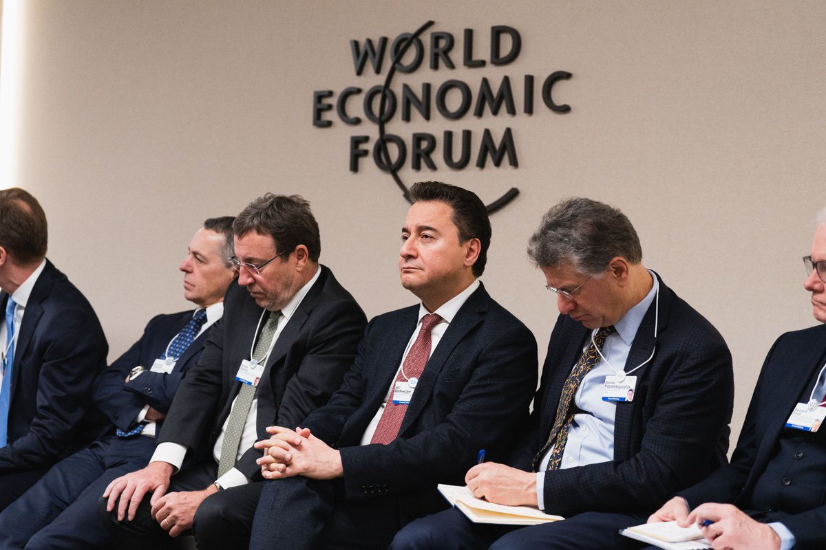 alibabacan's tweet photo. Davos Zirvesi’nde Arnavutluk, Hırvatistan, Karadağ, Kuzey Makedonya, Kosova başbakanları ve Sırbistan Cumhurbaşkanı ile Balkanlar’daki gelişmeleri değerlendirdik.

Batı Balkan ülkelerinin Avrupa ve Avrupa-Atlantik kurumlarına entegrasyonunu önemsiyor ve bu ülkeleri destekliyoruz. https://t.co/jdP5yqO0Qq