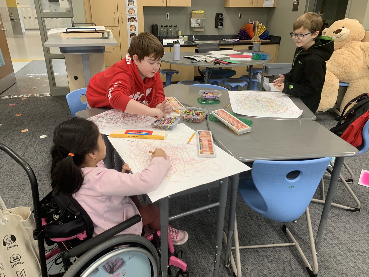 MrsMagillBCPS's tweet photo. @MrsPatzold_BCPS added an element of creativity to our Saturday program!! We R so thankful for you! 🖼 🎨♥️ @RossvilleElem https://t.co/xIGMK7GKom