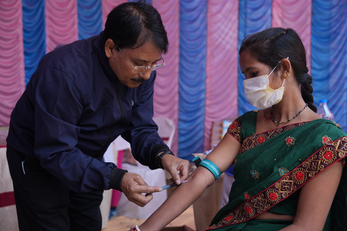 PPHF_Global's tweet photo. As part of #samarthproject, @PPHF_Asia in collaboration with @kmc_kolkata & ICDS organised Swasthya Mela today for residents of Ward 29-Borough III. #samarthproject is supported by @CFChangingLives The event was also supported by DFWO and @aiihphkolkata https://t.co/NhswIMcxyY