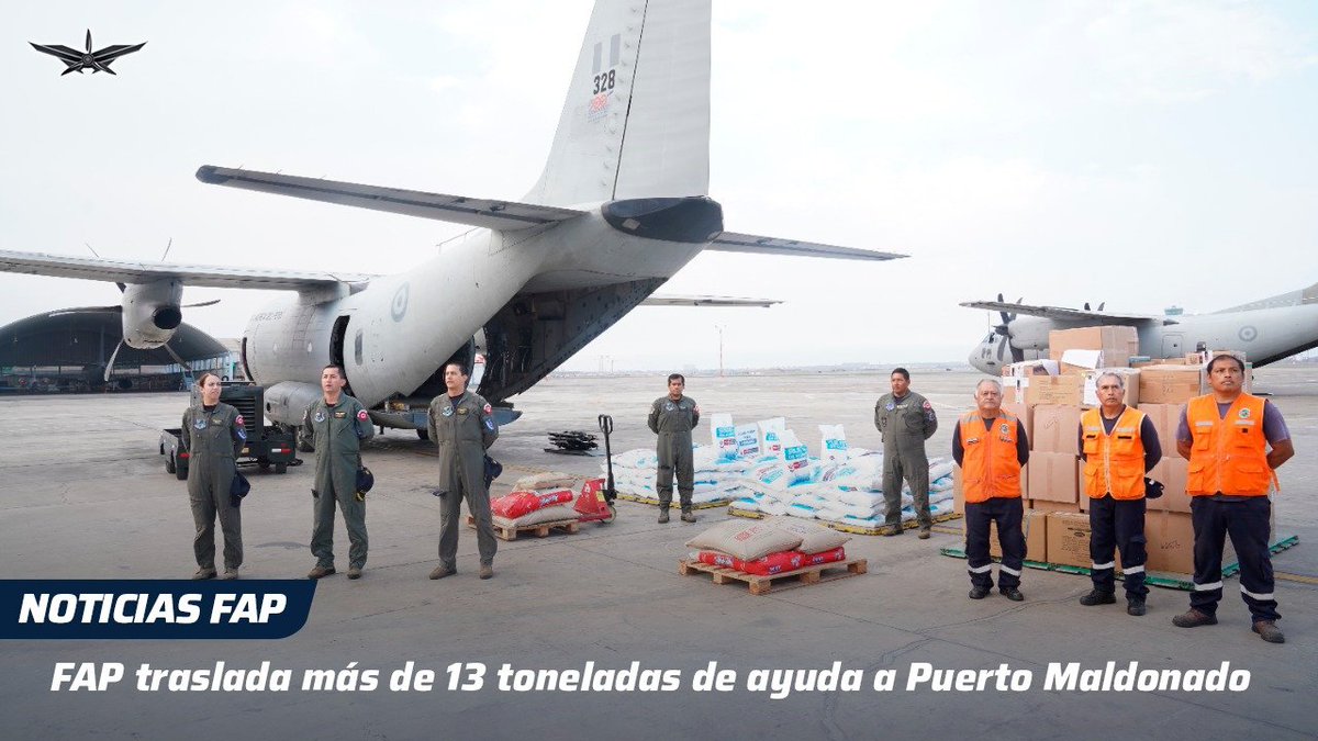 fapperu's tweet photo. #FAPAhora | A bordo de dos aeronaves C27 J de la FAP, se trasladaron insumos químicos para potabilizar el agua que consume la población de la región Madre de Dios, así como alimentos y medicinas, que serán de mucha ayuda para nuestros compatriotas. (1/2) https://t.co/tg7DuZMaSe