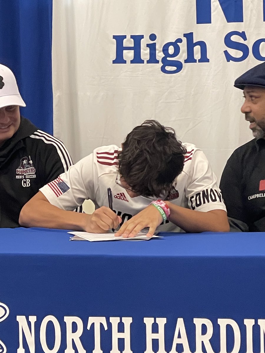 AaronMoha_'s tweet photo. It’s official!!! @coachgbrown1 @CUHPioneers @TheNCCAA @AthleticsNHHS https://t.co/tYLVzmyjdt
