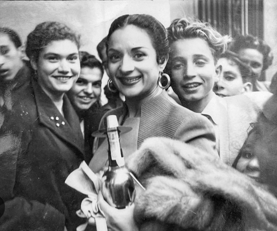 ¡Puro Jerez! Lola y Tío Pepe.
Cuando el arte es ella misma,  trasciende el tiempo y se hace eterno.
#CentenarioLolaFlores