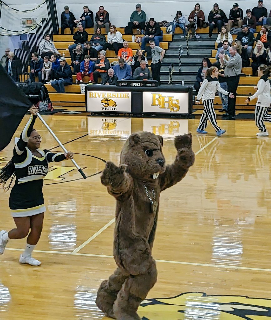 Courtside Club - Riverside HS Girls Basketball tweet media