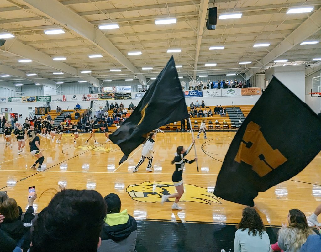 Courtside Club - Riverside HS Girls Basketball tweet media