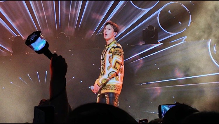 nunugon's tweet photo. shownu + jooheon versace on the floor 2018 #monstaxinsf https://t.co/1VO3ZEt82A