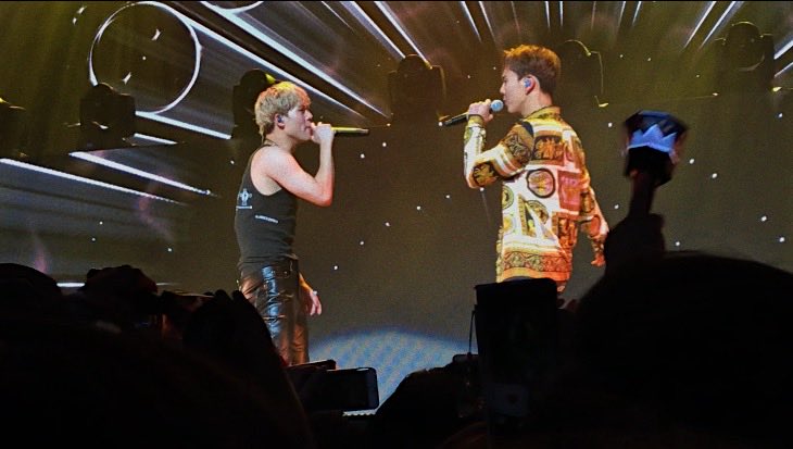 nunugon's tweet photo. shownu + jooheon versace on the floor 2018 #monstaxinsf https://t.co/1VO3ZEt82A