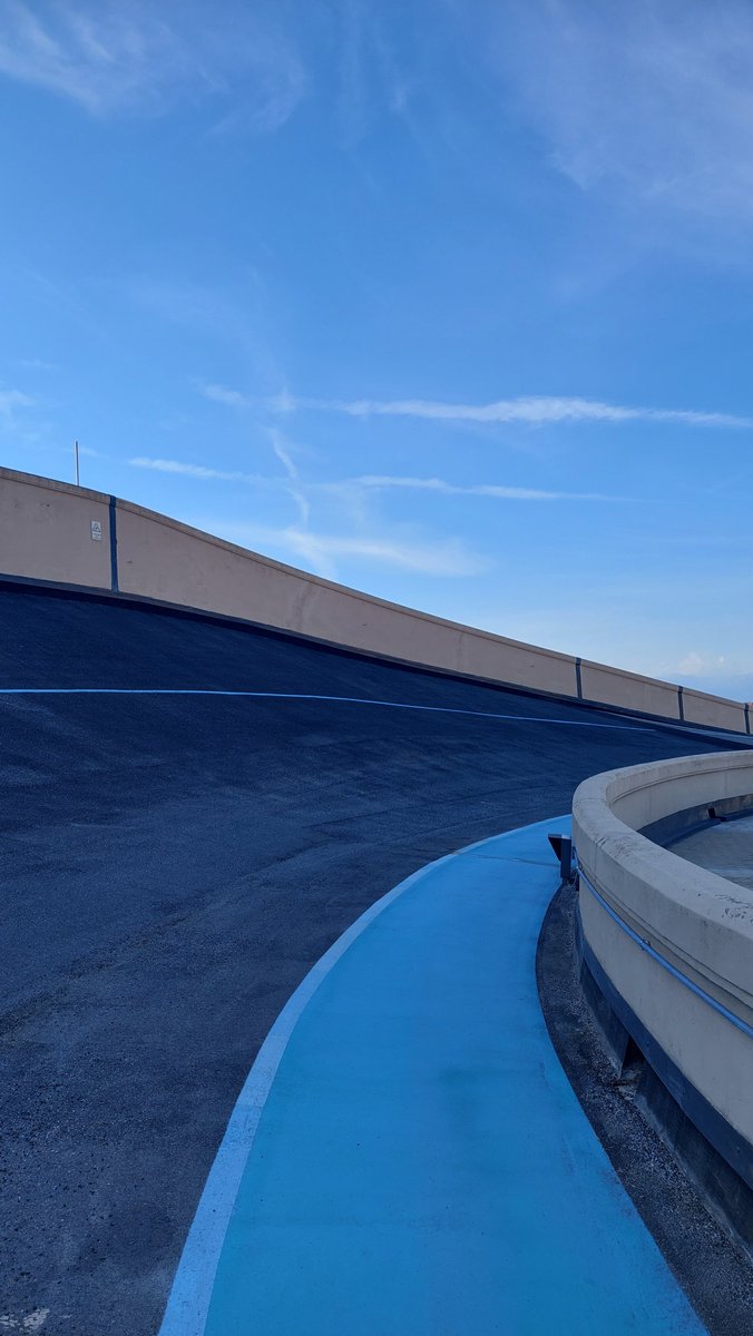 CommozioniA's tweet image. La #bolla e la #pista 
#lingotto #RenzoPiano 1994 

#CittàSegrete 
#Rai3