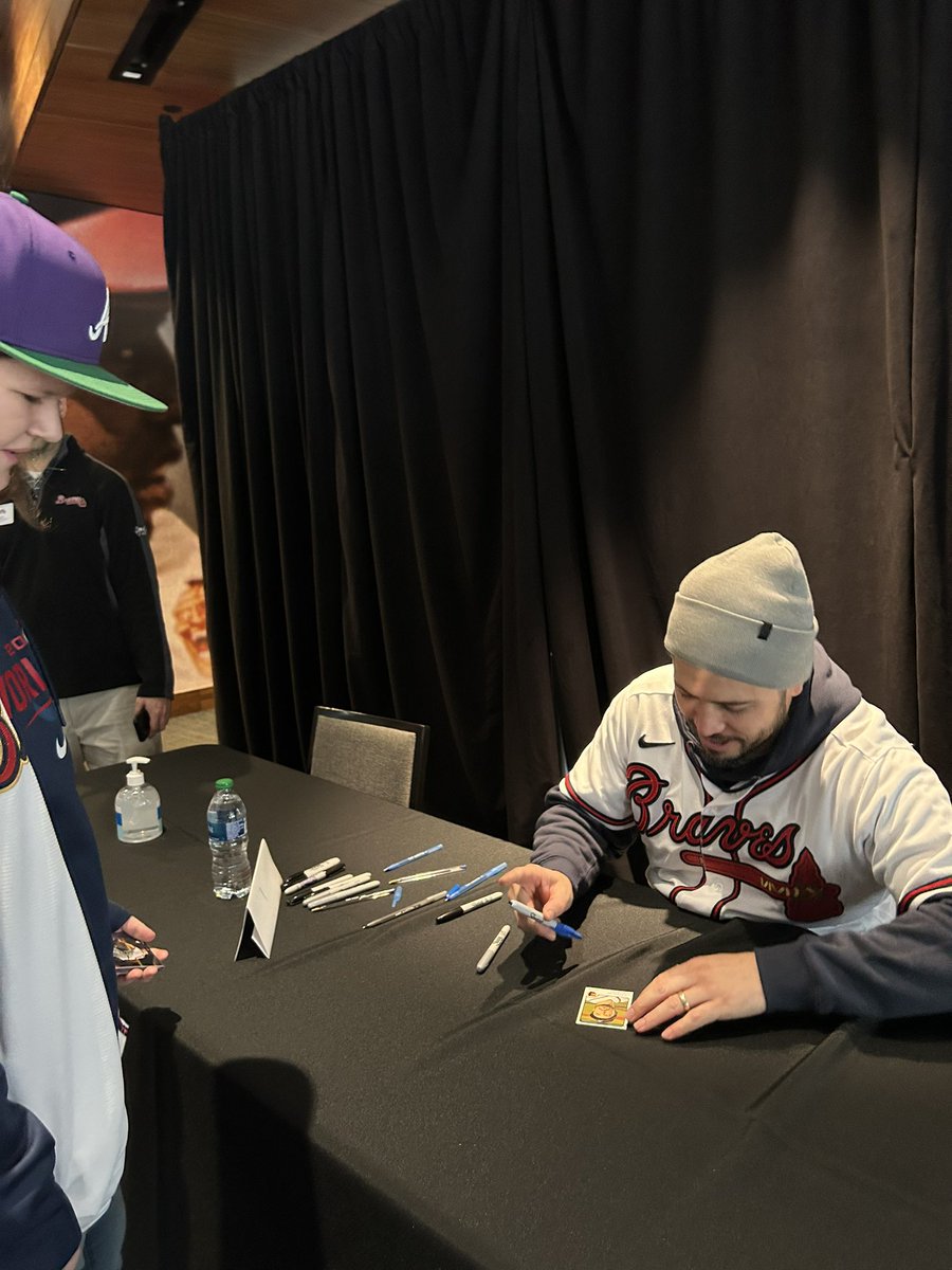 JuliaForsyth's tweet photo. What a day, even more of a @Braves fan after today, thank you players for your autographs and photos, you are all class, some grateful fans here! Travis d'Arnaud made our day with his response about music :) #bravesfest #ForTheA https://t.co/iaraE2wzad
