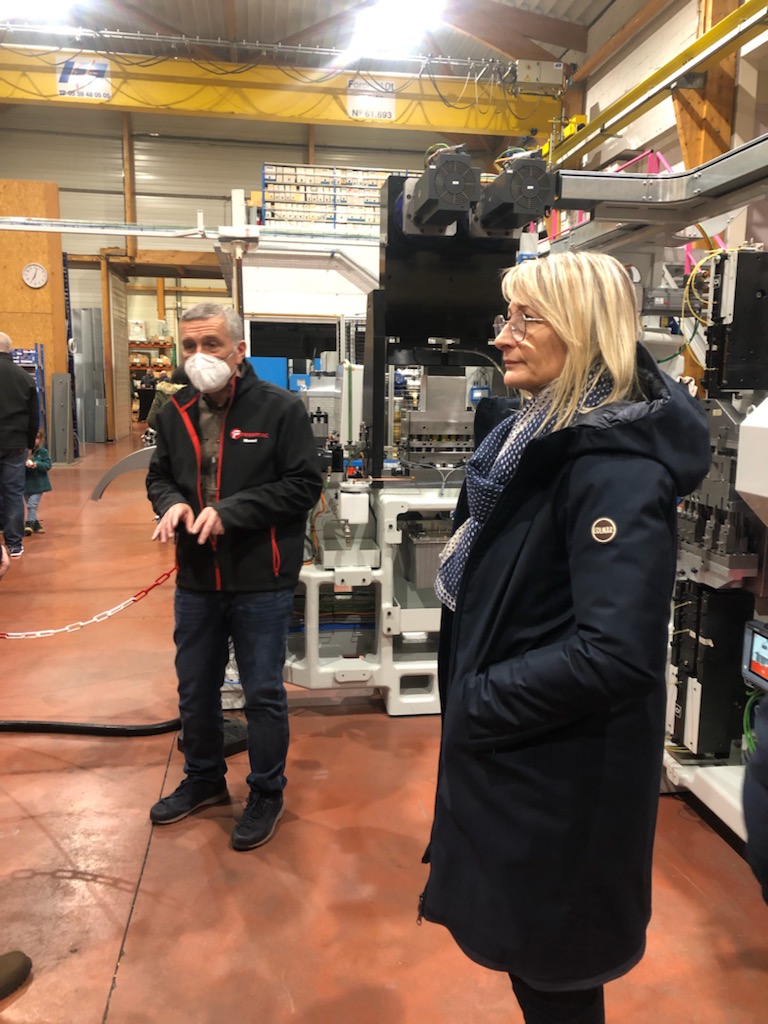 GrabyValerie's tweet image. Je visitais l'entreprise #Pressmac #Besançon fournisseurs des équipementiers électriques leaders mondiaux, filière automobile #stator et concepteurs lignes de process pour fabrication et développement #Pilehydrogène ,accompagnée de mes collègues et amis @RN_BFC
@RNational_off