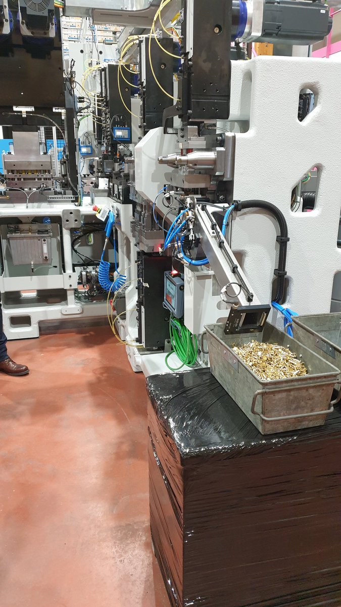 GrabyValerie's tweet image. Je visitais l'entreprise #Pressmac #Besançon fournisseurs des équipementiers électriques leaders mondiaux, filière automobile #stator et concepteurs lignes de process pour fabrication et développement #Pilehydrogène ,accompagnée de mes collègues et amis @RN_BFC
@RNational_off