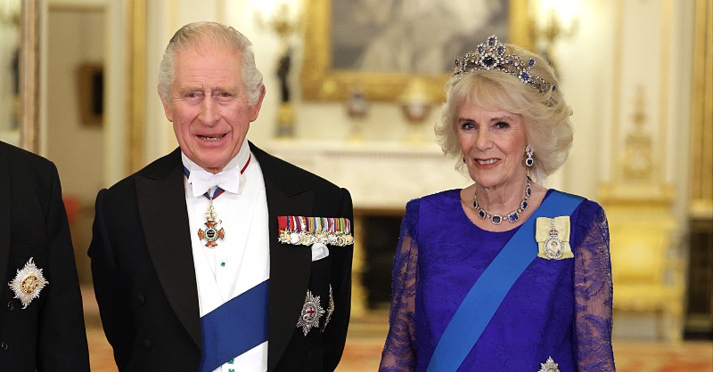 RoyalFamily's tweet photo. 👑 Communities across the UK will be encouraged to come together to celebrate the Coronation with events including Big Lunches, volunteering days and a concert in the grounds of Windsor Castle which will be open to a public ballot.