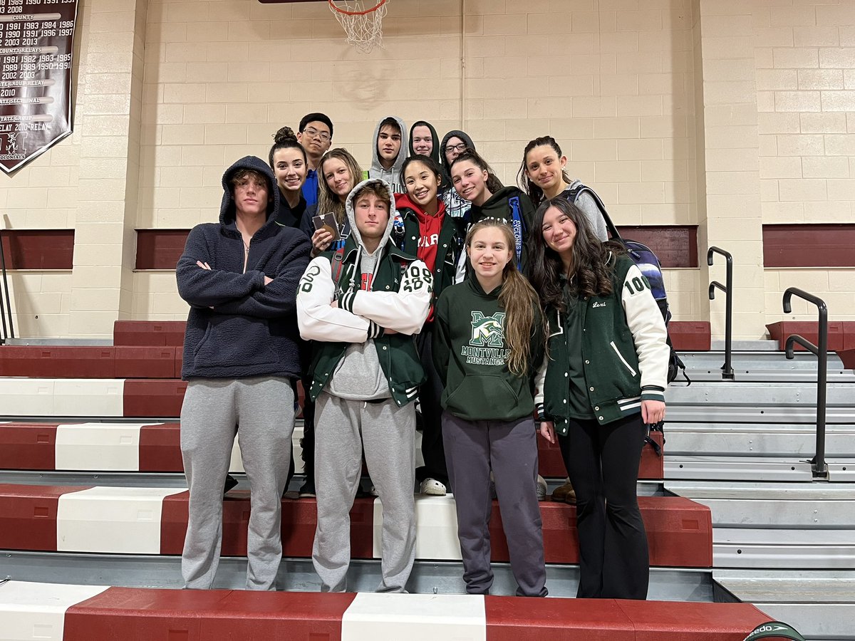 The squad at Counties today! #RollStangs 🏊🏼‍♀️🏊🏼‍♂️🐎