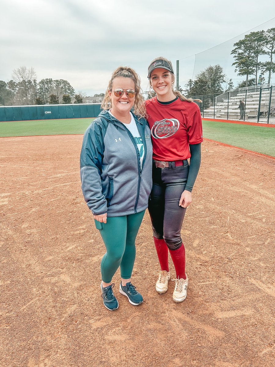 Raleigh1Stewart's tweet photo. I had a great time at the UNCW camp today! Loved getting to meet all the coaches and players! Look forward to being back soon! Go Seahawks!! @UNCWsoftball @AshleyWadeUNCW @abb3y_latham @dixson_erin @elitenational24 @ExtraInningSB @TopPreps @CoastRecruits https://t.co/zBuCEh54tv