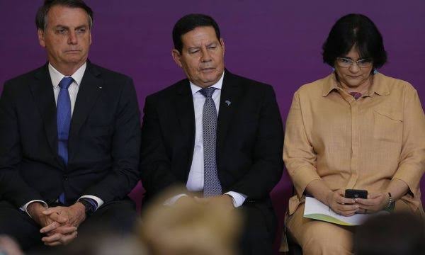 Esses três não deveriam ser presos pelo descaso criminoso e proposital que levou a tragédia agora revelada para com o Povo Yanomami e à morte evitável de 570 crianças com menos de 5 anos?