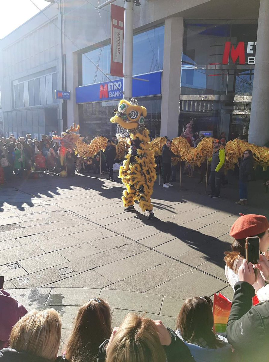 CNYSouthampton's tweet photo. Thank you to PCSO's from Redbridge Police Station who came along to our #ChineseNewYear
Celebrations in #Southampton
They did a fantastic job 👏🐉 @HantsPolice #Community #Culture #LunarNewYear2023 https://t.co/ndITDq4p4J