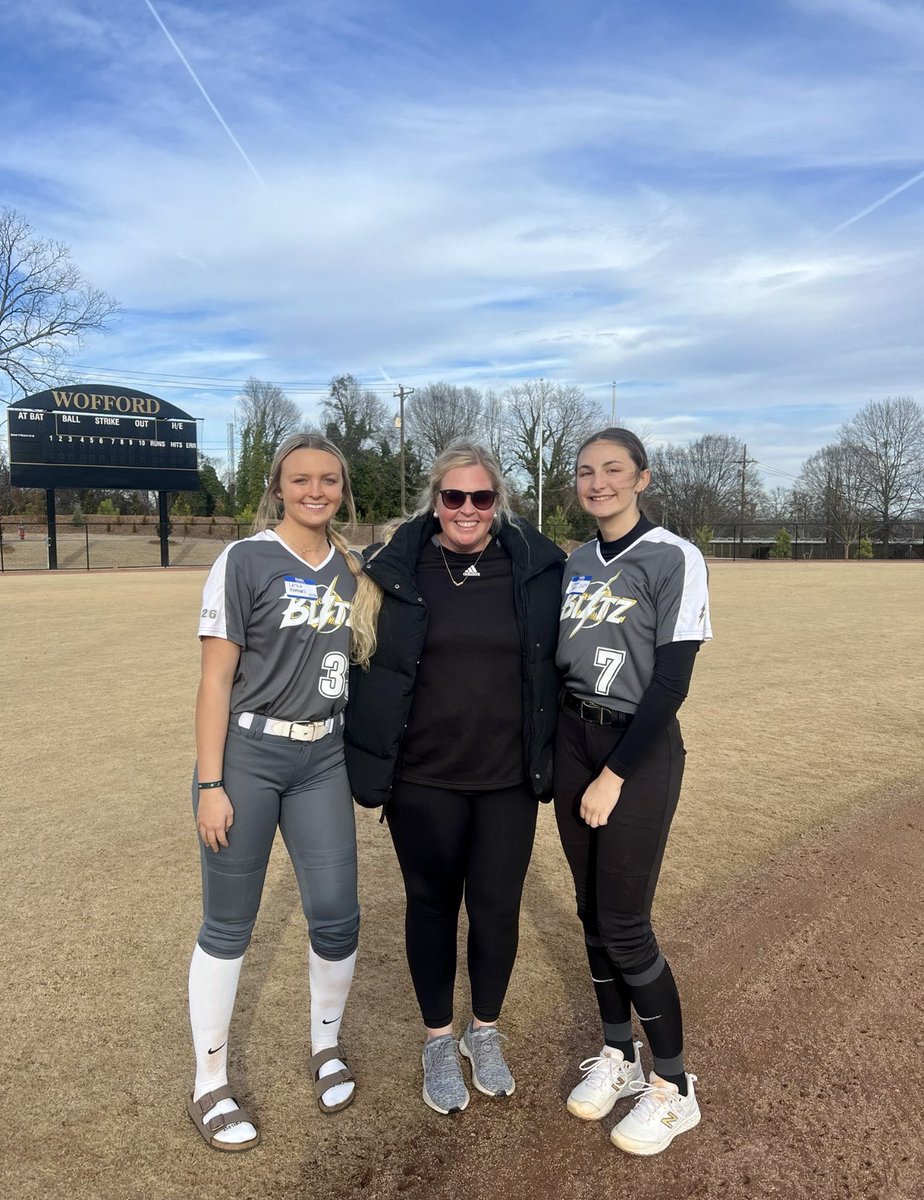 Great camp at WOCO today with <a href="/LaylaPeppers26/">Layla Peppers</a> !! Thank you <a href="/CoachCButler/">Chelsea Butler</a> <a href="/WoffordSoftball/">Wofford Softball</a>, looking forward to seeing you again!
 <a href="/jen_schro/">Jen Schroeder</a>
