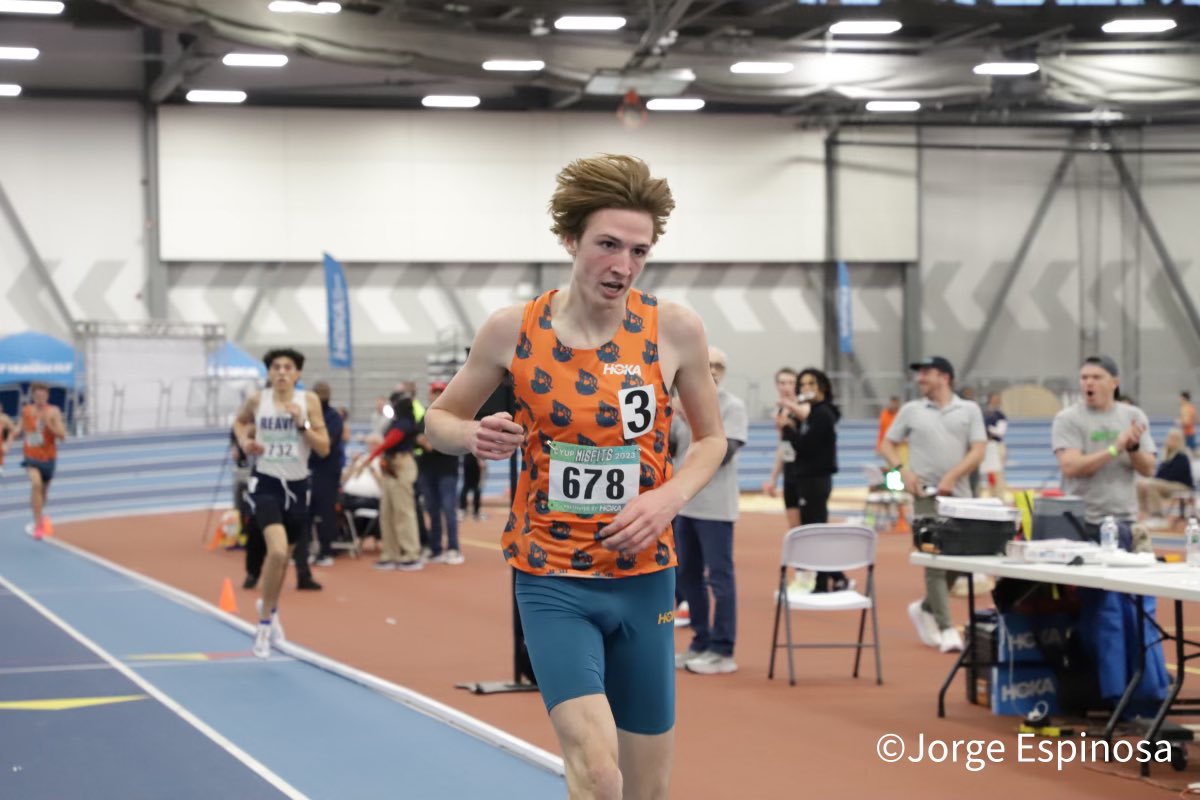 How about the underdog showing himself to a US#1 and #4 all-time in featured 2 Mile? Dowling Catholic IA Jackson Heidesch roared his way to a US#1 and US#4 all-time 8:42.60 #misfitsinvite23