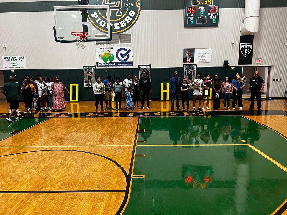 💚23ENIOR NIGHT💛
‘Till the next Chapter