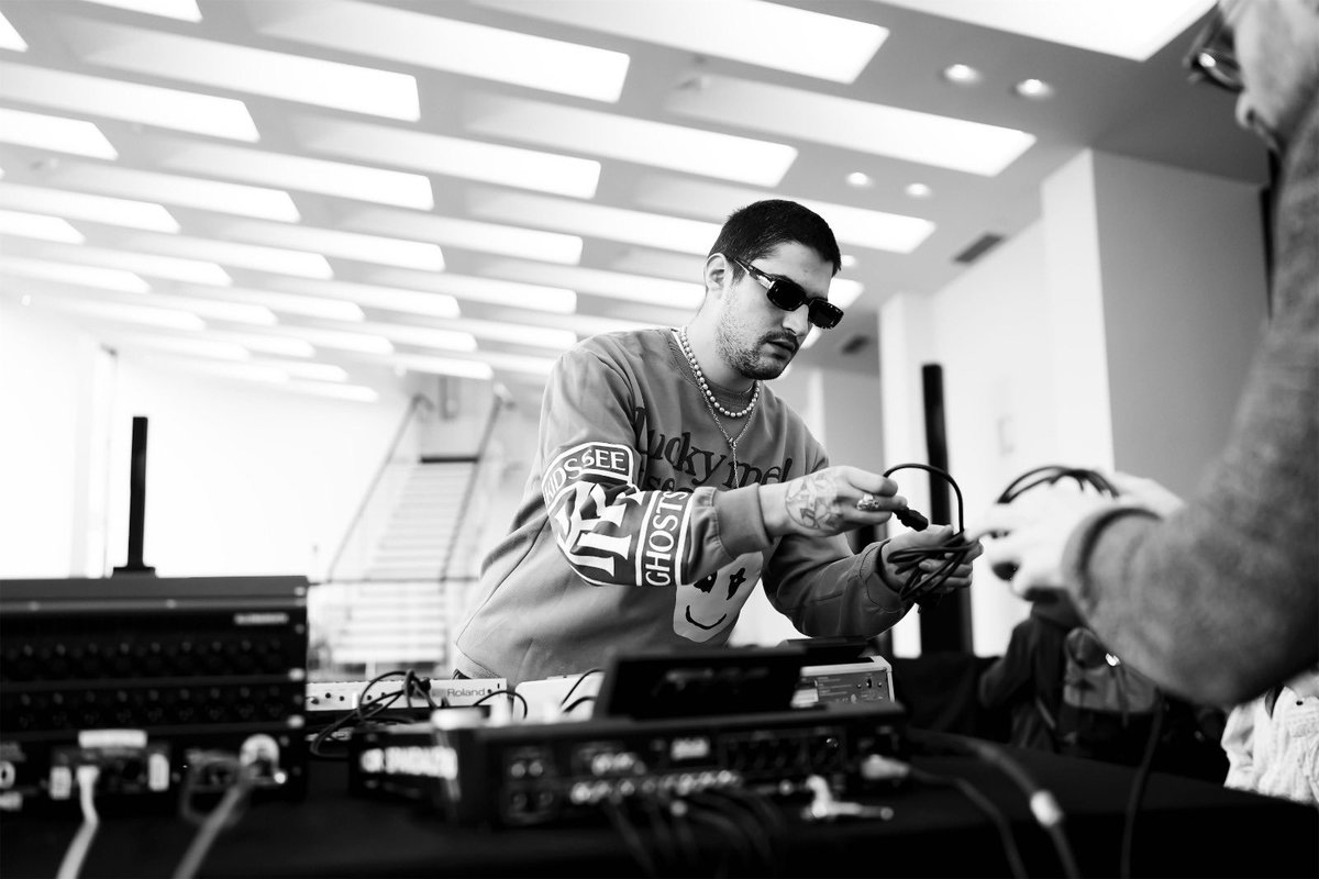 fipradio's tweet photo. 🔴 ON AIR sur #FIPElectro : en direct de l’ @HyperWeekendF, place au live immersif de LB aka Labat en son 360 🔥🔈 #FIP360
C’est en ce moment 👉 https://t.co/5fz1sUZ0xb https://t.co/3ZVvFZQlZS
