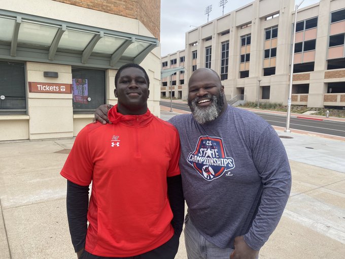 LOOK: WWE Hall of Famer Mark Henry visiting Texas with his son, Jacob Henry  - On3