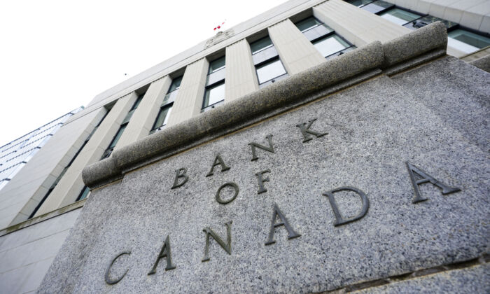 EpochTimesCan's tweet image. Canada’s #centralbank is expected to announce its eighth consecutive #rateincrease on Wednesday, with most commercial banks forecasting a raise of a quarter-percentage point.
theepochtimes.com/boc-expected-t…