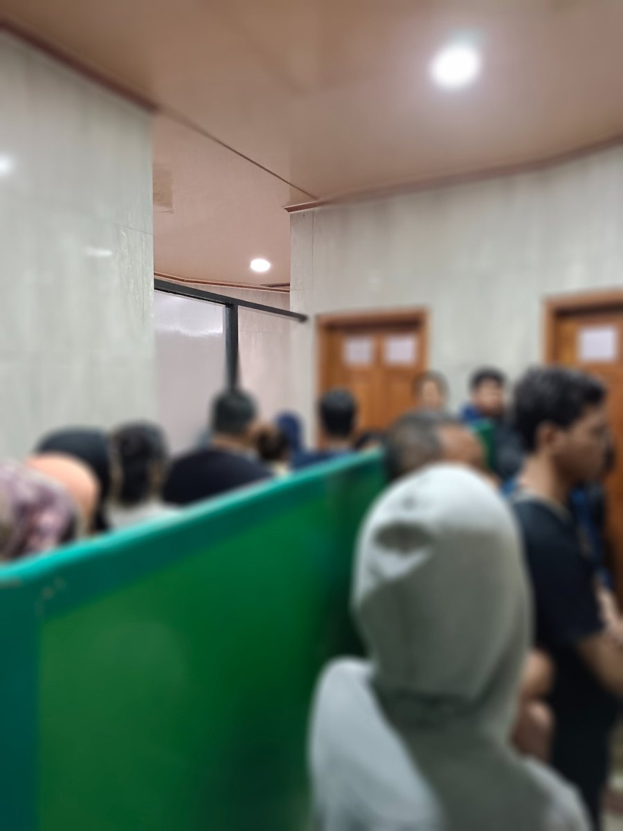 Msolversolusiku's tweet photo. Ada sedikit kejadian menarik nih dalam rangka perayaan #grebegsudiro2023

Kejadiannya terjadi di masjid (tepatnya toilet) yang berada di balaikota surakarta. https://t.co/Uiy5cXXWsg