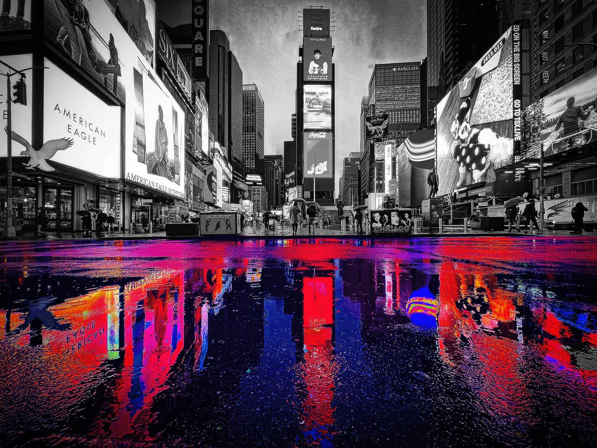 Kierbro's tweet photo. #Broadway #coloursoftheworld #NewYork #Manhattan https://t.co/p0vowytVtN