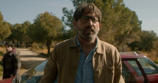 𝑴𝒂𝒓𝒊𝒐 𝑪𝒂𝒔𝒕𝒊𝒍𝒍𝒐
                                ₗₒₛ ₚᵣₒₜₑgᵢdₒₛ ᵣₚ

"Nos has infravalorado. Tenemos algo que tu no tienes ni en tu urbanización ni en tus lujosas casas: el apoyo y la fuerza que nos damos los unos a los otros.