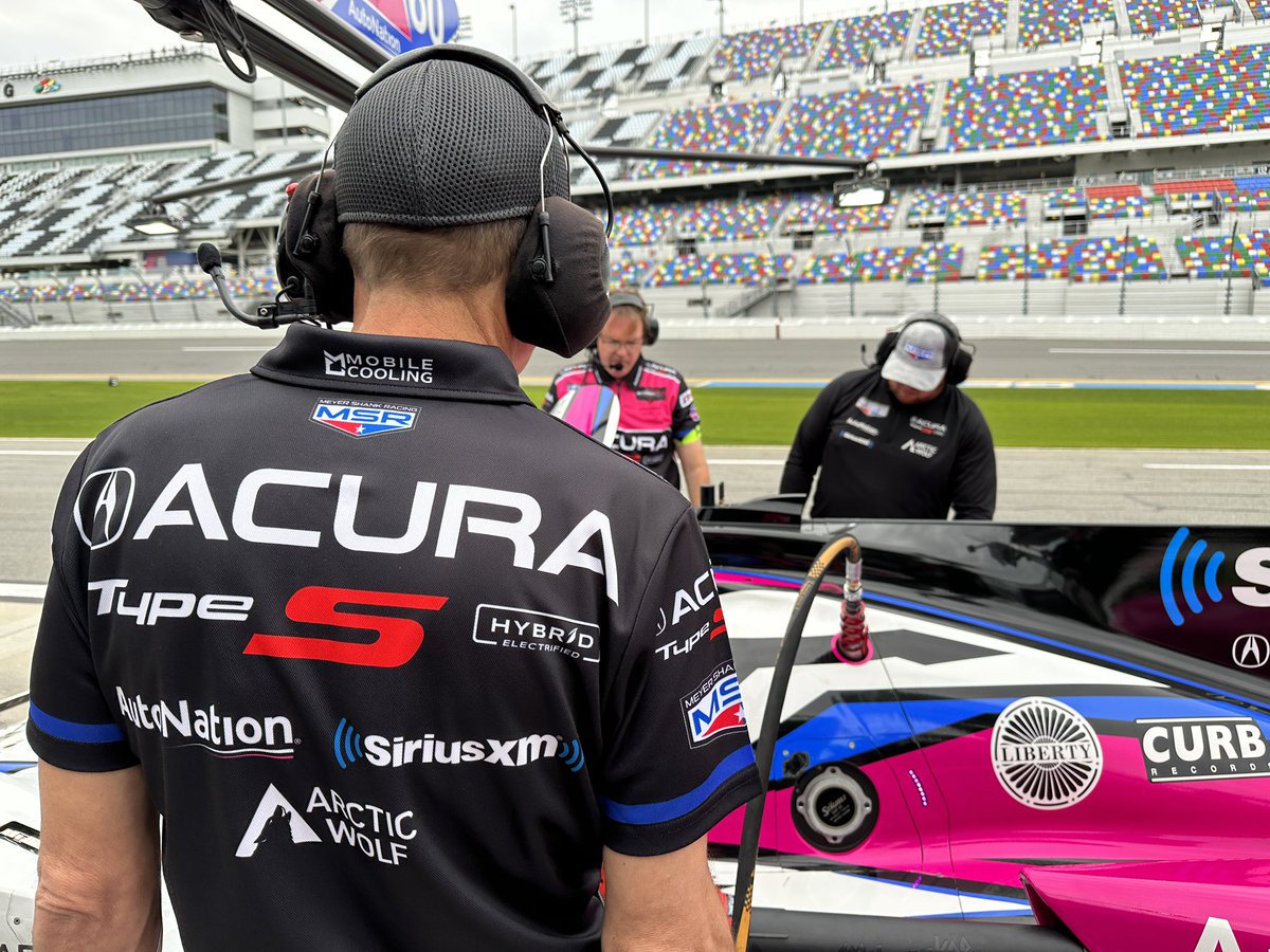 MeyerShankRac's tweet photo. Thank you @Fieldsheer for keeping us looking and feeling cool at the track! #MobileCooling is the official clothing partner of Meyer Shank Racing. https://t.co/2AKuuUCFgu