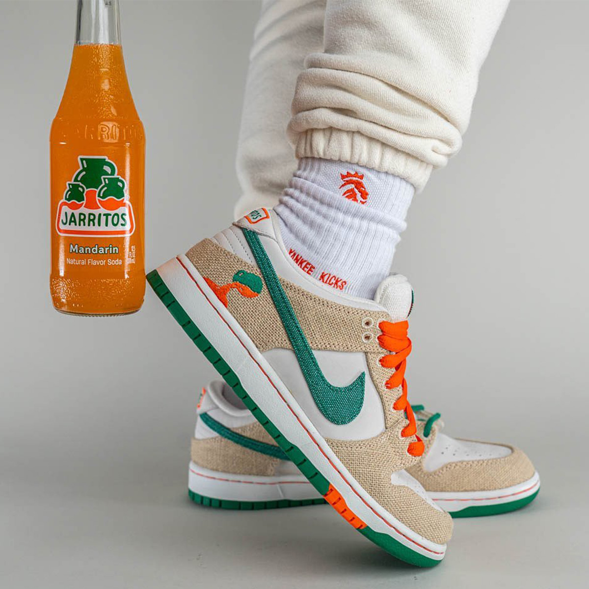 houseofheat's tweet photo. On-Foot Looks // Jarritos x Nike SB Dunk Low 🍊

SEE MORE: https://t.co/NV7ZO18FJp

cc: @yankeekicks https://t.co/bj7s695i79